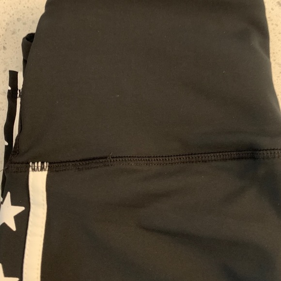 Monochrome Star ⭐️ Print Leggings - Picture 6 of 8